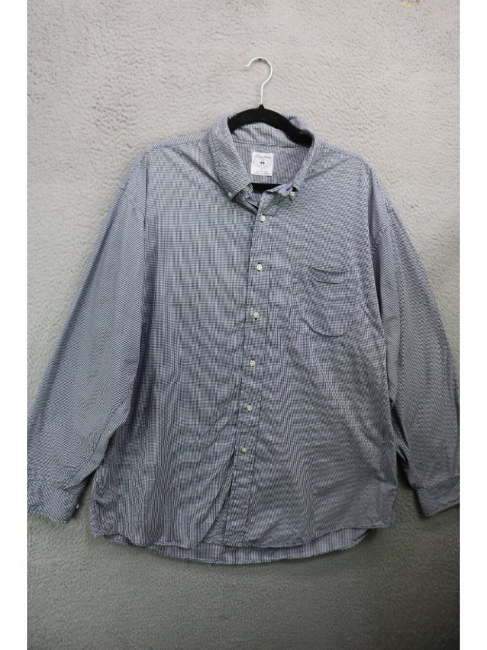 Brooks Brothers Men's Long Sleeve Button Up Shirt-Size Large-Office-Business
